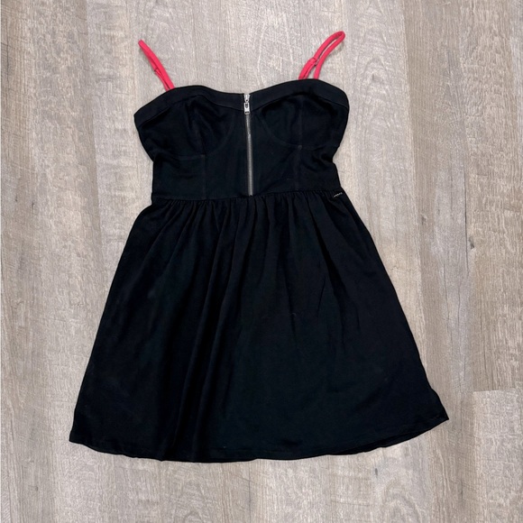 Roxy Soft Black Mini Skater Dress with Zipper Detail Sz M - Picture 1 of 9